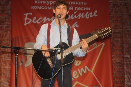 «И вновь продолжается бой». В Новосибирске прошел IV фестиваль комсомольской песни «Беспокойные сердца»