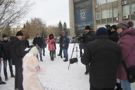 «Монумент» палачу. Омские комсомольцы установили памятник Колчаку