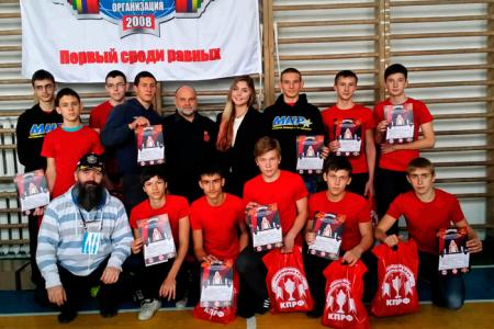 Самая сильная девочка в Мире, пионерка и комсомолка Марьяна Наумова посетила Донбасс