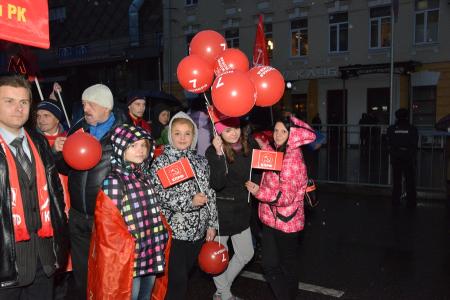 «Октябрь не остался в прошлом, в России вновь настает время вспомнить ленинские и сталинские заветы»