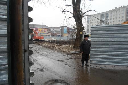 Пермский край. Жители вышли на протест против уничтожения парка под строительство торгово-развлекательного центра          