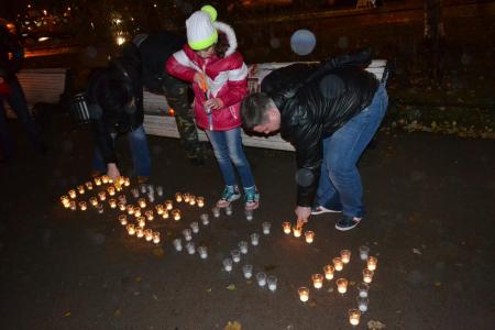 Ленинградские комсомольцы провели акцию памяти по погибшим 2 мая в одесском доме профсоюзов