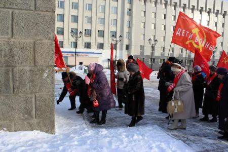 Красный Октябрь в Магадане