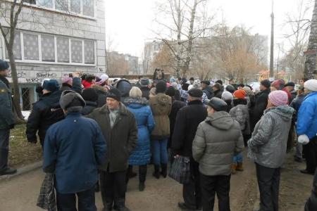 Пермь. Народный сход жителей микрорайона «Краснова» в защиту уничтожаемого парка