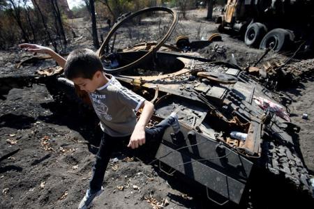 Депутаты Сергей Гаврилов и Александр Ющенко приняли участие в благотворительной акции «Художники России – детям Новороссии»
