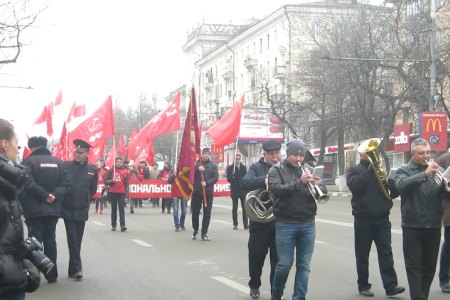 «Для нас навсегда серп и молот, и звезда!». В городе-герое Туле состоялось праздничное шествие и митинг, посвященные 97-й годовщине Великого Октября