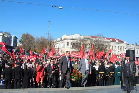 Праздник Великого Октября в Симферополе