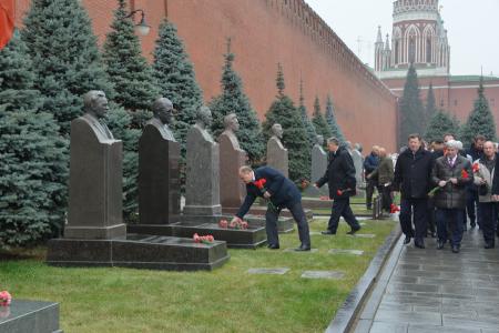 Г.А. Зюганов: «Единство - в уважении ко всей тысячелетней истории, к нашей великой Победе под Красным Знаменем Октября»