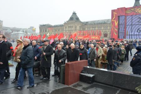 Г.А. Зюганов: «Единство - в уважении ко всей тысячелетней истории, к нашей великой Победе под Красным Знаменем Октября»