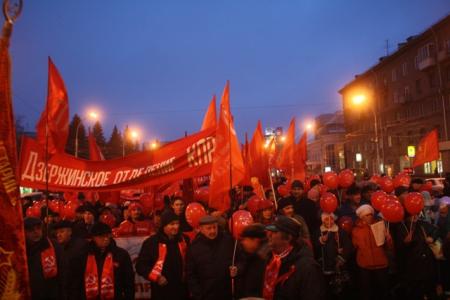 Митинг и шествие в Новосибирске, посвященные 97-й годовщине Великой Октябрьской Социалистической Революции