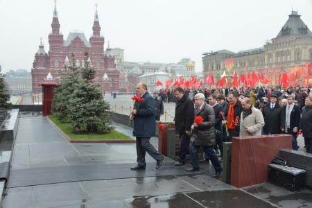 Г.А. Зюганов: «Единство - в уважении ко всей тысячелетней истории, к нашей великой Победе под Красным Знаменем Октября»