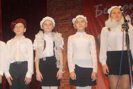 «И вновь продолжается бой». В Новосибирске прошел IV фестиваль комсомольской песни «Беспокойные сердца»
