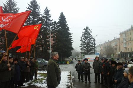 Алтайский край. Полиция незаконно задержала во время праздничных мероприятий 7 ноября лидера рубцовских коммунистов, депутата Владимира Белкина