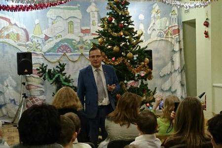 Республика Коми: Коммунисты поздравили с Новым годом детей из реабилитационного центра