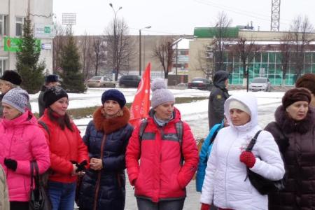 Республика Чувашия. Митинг в Новочебоксарске: коммунисты – в поддержку детских садов.