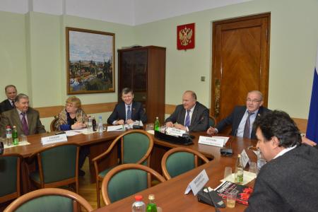 В Государственной Думе по инициативе депутатов-коммунистов состоялся «круглый стол» на тему: «Импортозамещение и перевооружение армии»