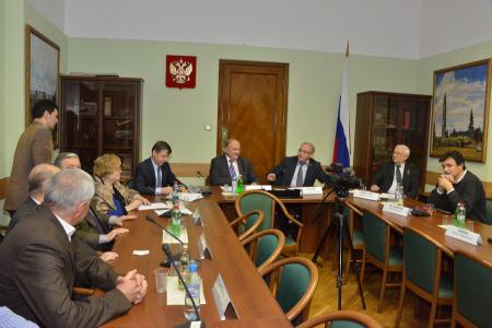 В Государственной Думе по инициативе депутатов-коммунистов состоялся «круглый стол» на тему: «Импортозамещение и перевооружение армии»