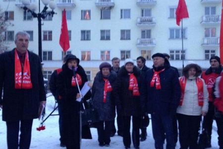В полярной ночи есть место надежде. Мурманские коммунисты провели митинг в защиту экономических и социальных интересов народа