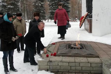 Куряне, коммунисты и комсомольцы, почтили память жертв контрреволюции