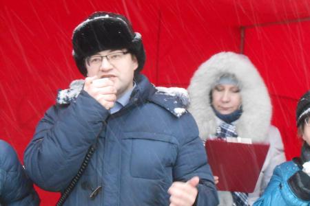"Верните жителям дороги! Верните жителям сквер!". Пермские комсомольцы организовали митинг против строительного беспредела властей