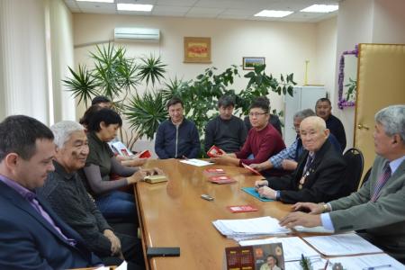 Калмыкия. Коммунистами становятся представители трудовых коллективов