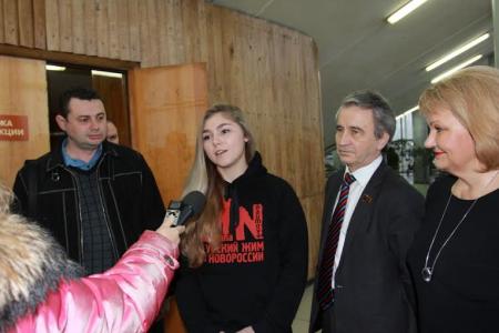 КПРФ организовала новогодние детские утренники в Луганске и Донецке