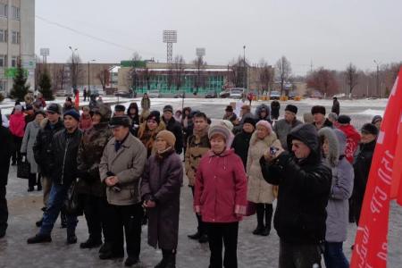 Республика Чувашия. Митинг в Новочебоксарске: коммунисты – в поддержку детских садов.