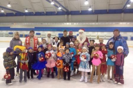 Предновогодний концерт юных  фигуристов спортклуба КПРФ