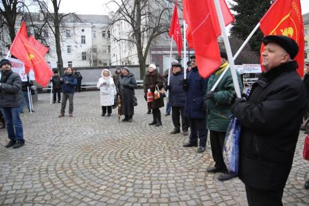 В Калининграде прошел митинг в защиту социальных и экономических интересов народа