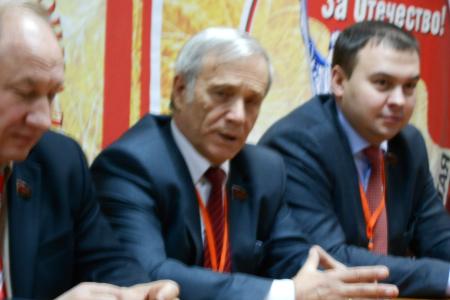 «Победное шествие КПРФ начнется из Сибири!». В Барнауле завершил работу сибирский семинар партийного актива КПРФ