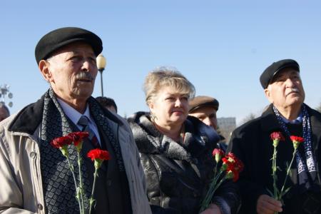 Северная Осетия. Во Владикавказе состоялось возложение венков и цветов к памятнику И.В. Сталину на Мемориале Воинской Славы