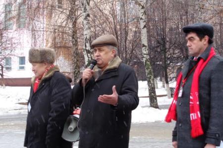 Республика Чувашия. Митинг в Новочебоксарске: коммунисты – в поддержку детских садов.