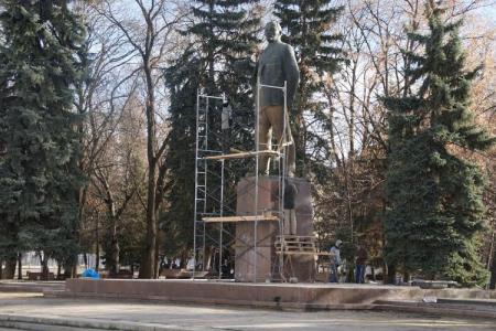 В Карачаево-Черкесии ведутся работы по восстановлению и реставрации памятников Ленину