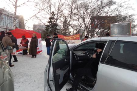 В ходе пикетов барнаульские коммунисты потребовали смены социально-экономического курса страны
