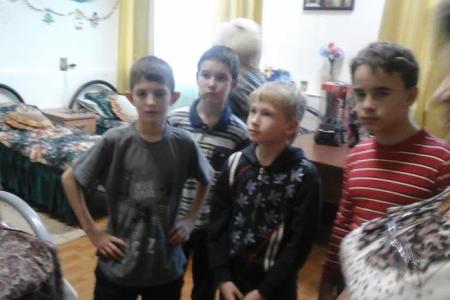 Липецкие коммунисты поздравили с Новым годом воспитанников социально-реабилитационного центра для несовершеннолетних "Надежда"
