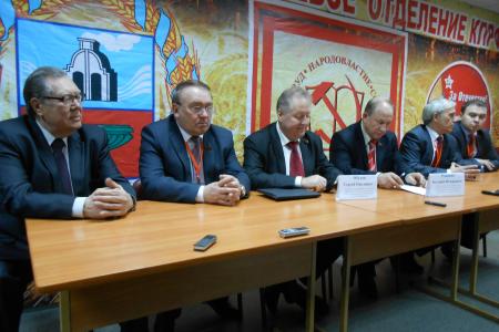 «Победное шествие КПРФ начнется из Сибири!». В Барнауле завершил работу сибирский семинар партийного актива КПРФ