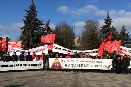 "Они боятся прямых выборов мэра... Такая трусливая власть нам не нужна!" В Краснодаре прошел массовый пикет против урезания гражданских и социально-экономических прав