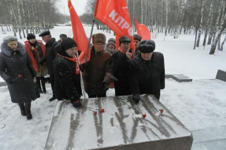 Об этом важно помнить! Рязанские коммунисты провели акцию памяти жертв фашизма