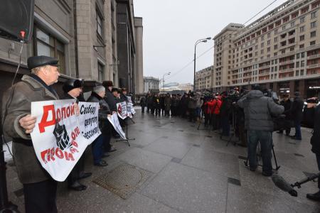 Бессонова не сдадим! В Москве состоялась встреча депутатов-коммунистов с избирателями