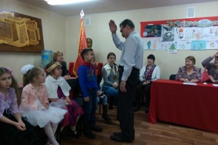 Татарстан. Нижнекамские коммунисты провели новогодний вечер для детей