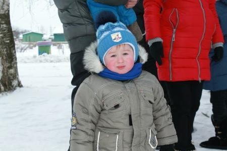 Ярославские коммунисты проводят новогодние елки для детей