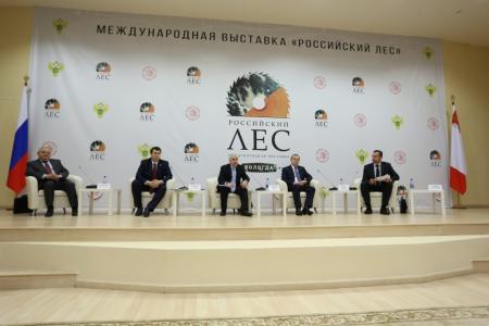 О.А. Лебедев принял участие в общероссийском форуме, посвященном лесной отрасли
