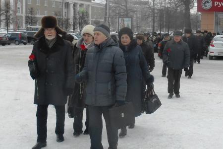 Курганские коммунисты почтили память В.И. Ленина