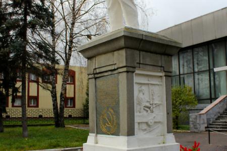 Страницы истории. В городе Ногинске Московской области был установлен самый первый памятник В.И. Ленину