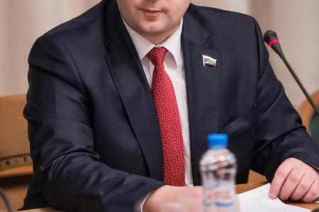 О.А. Лебедев провел в Госдуме круглый стол по проблемам качества атмосферного воздуха 