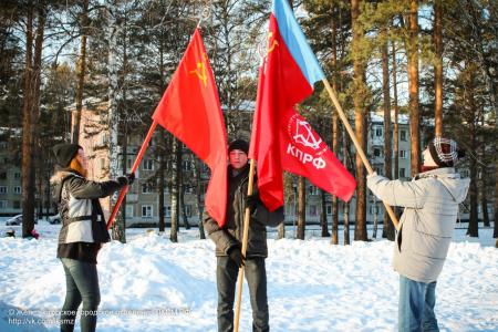 Красноярский край. Железногорские комсомольцы организовали спортивный праздник "Новогодняя олимпиада 2015"