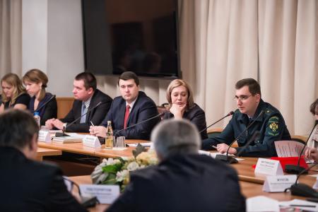 О.А. Лебедев провел в Госдуме круглый стол по проблемам качества атмосферного воздуха 