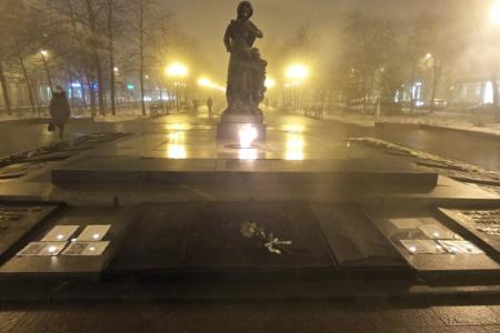 В международный день антифашистской солидарности комсомольцы Белгорода почтили память убитых антифашистов