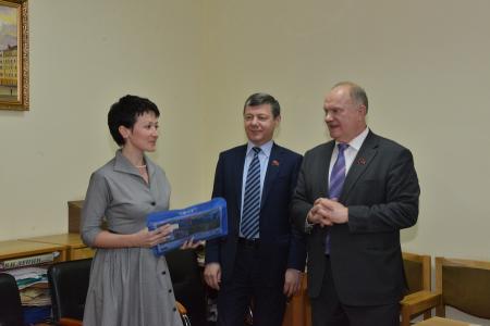 Г.А. Зюганов вручил ежегодную премию «Слово к народу» за 2014 год 