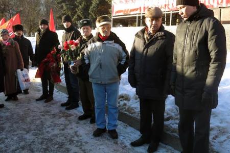 Республика Чувашия. Чебоксарские коммунисты почтили память В.И. Ленина